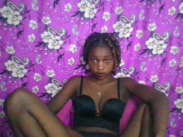 LovelyBlackGirl webcam