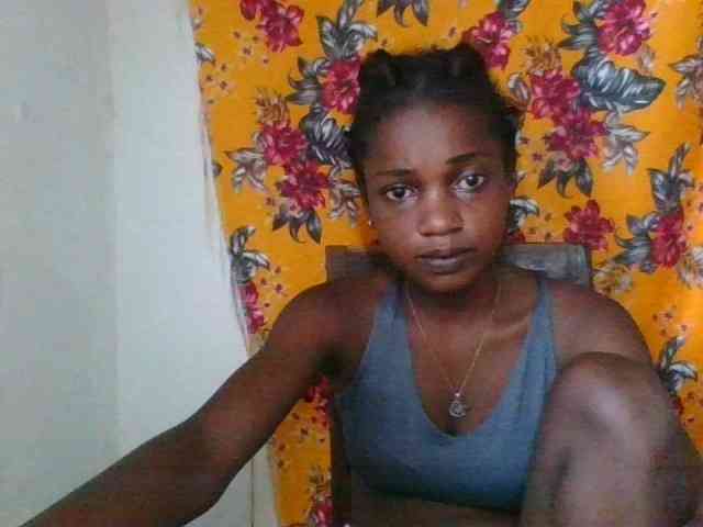 LovelyBlackGirl webcam