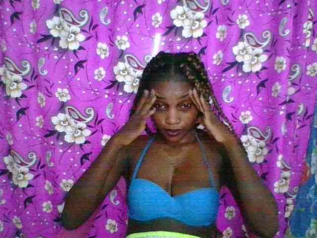 LovelyBlackGirl webcam