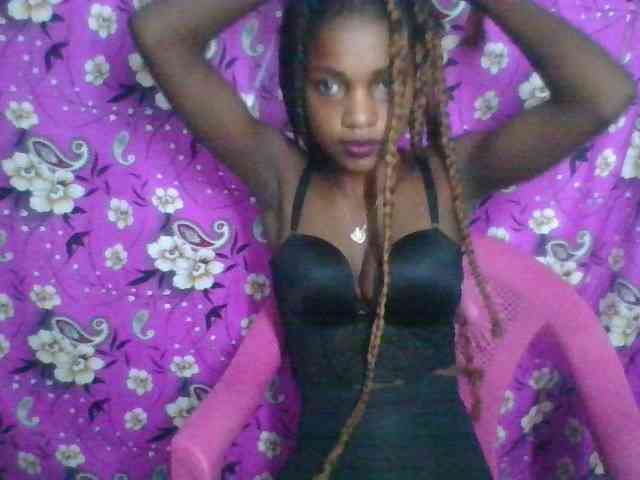 LovelyBlackGirl webcam