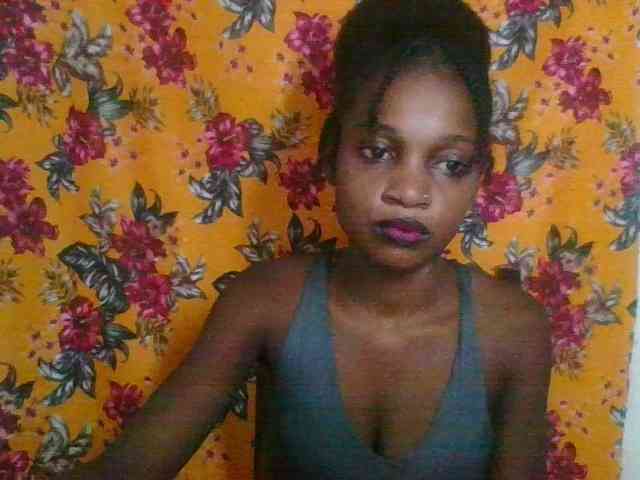 LovelyBlackGirl webcam