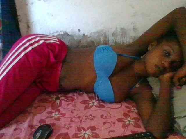 LovelyBlackGirl webcam