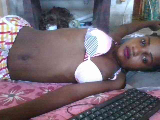 LovelyBlackGirl webcam