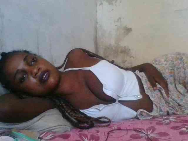 LovelyBlackGirl webcam