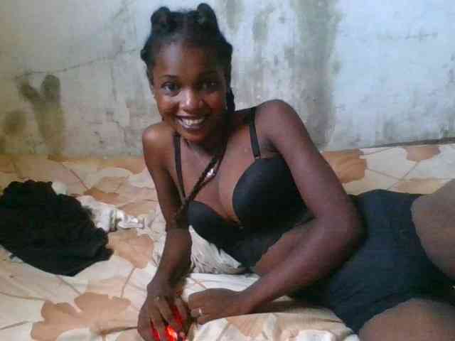 LovelyBlackGirl webcam