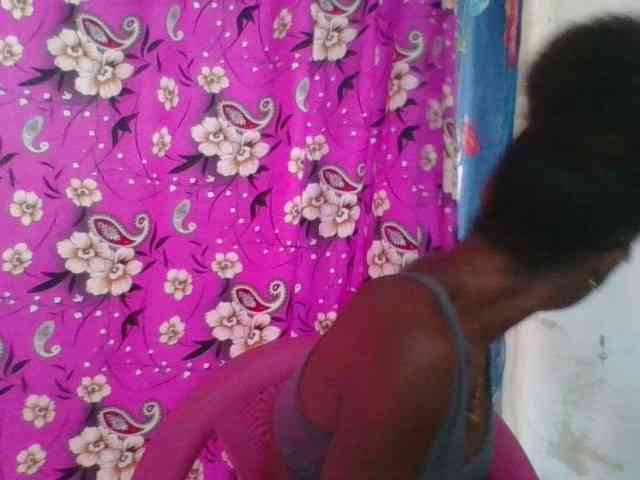 LovelyBlackGirl webcam