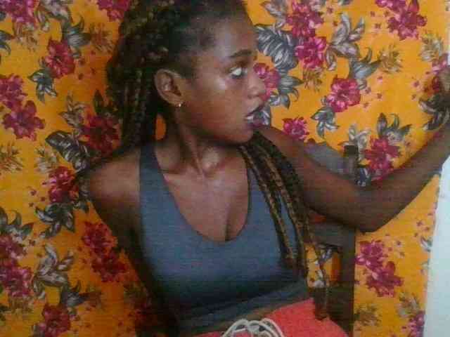 LovelyBlackGirl webcam