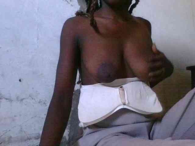 LovelyBlackGirl webcam