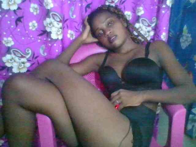 LovelyBlackGirl webcam