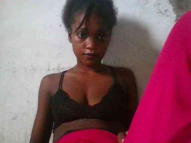 LovelyBlackGirl webcam