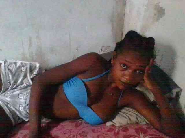 LovelyBlackGirl webcam