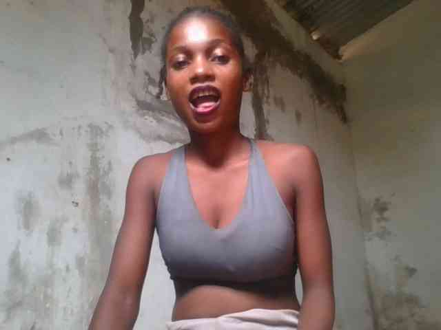 LovelyBlackGirl webcam