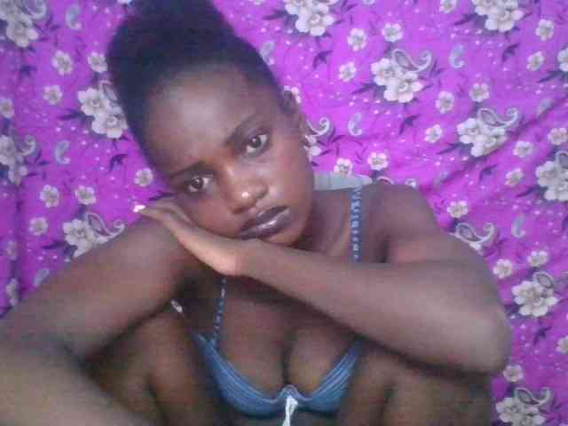 LovelyBlackGirl webcam