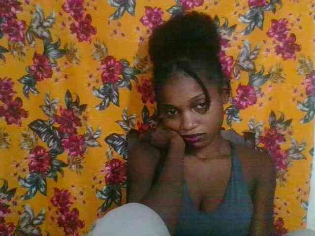 LovelyBlackGirl webcam