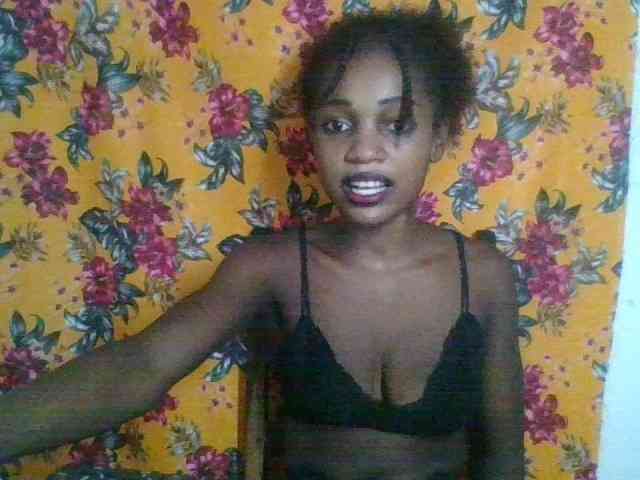 LovelyBlackGirl webcam