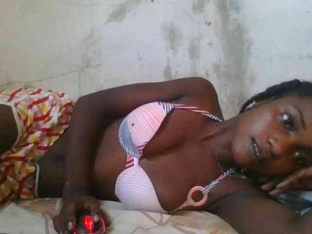 LovelyBlackGirl webcam