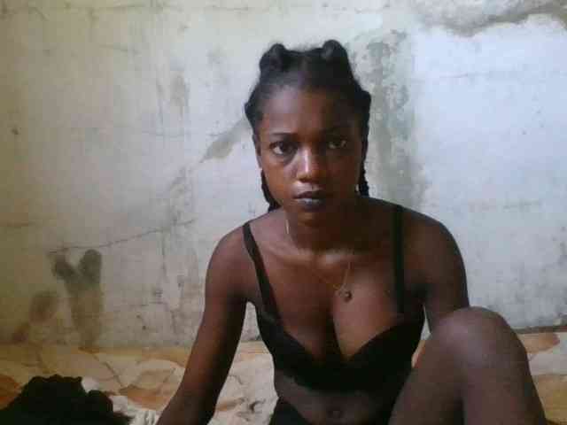 LovelyBlackGirl webcam