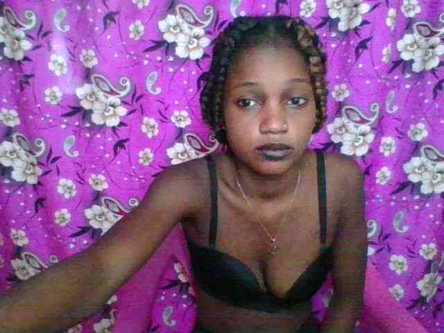 LovelyBlackGirl webcam