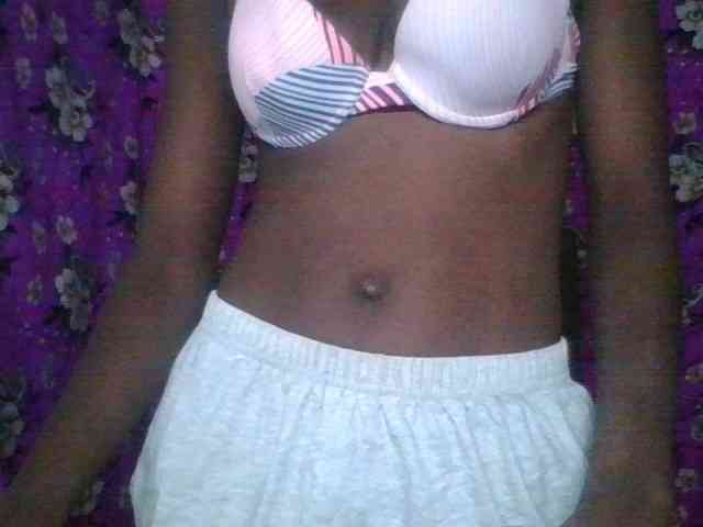 LovelyBlackGirl webcam