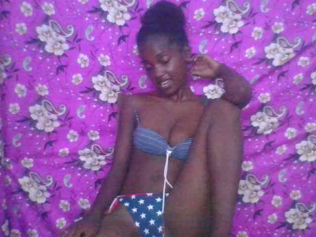 LovelyBlackGirl webcam