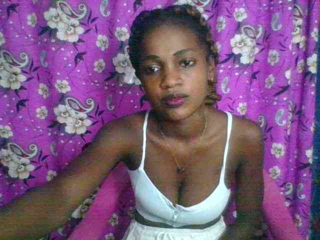 LovelyBlackGirl webcam