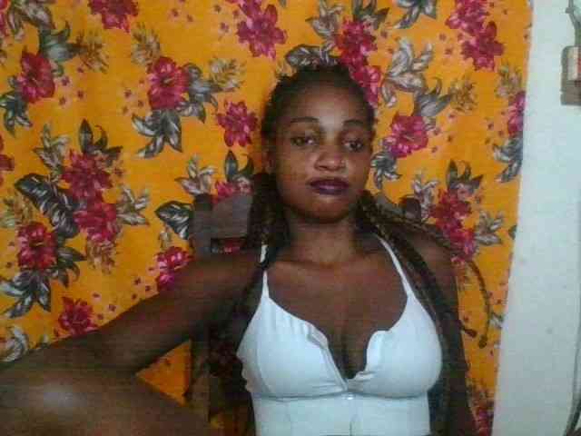 LovelyBlackGirl webcam