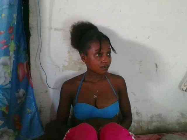 LovelyBlackGirl webcam