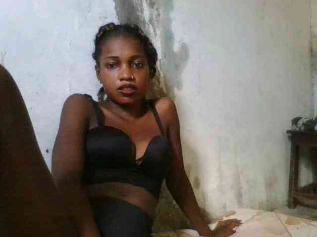 LovelyBlackGirl webcam