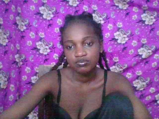 LovelyBlackGirl webcam