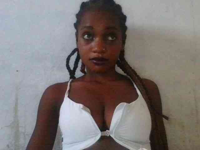 LovelyBlackGirl webcam