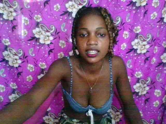 LovelyBlackGirl webcam