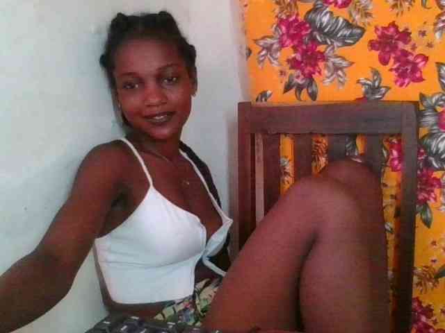 LovelyBlackGirl webcam