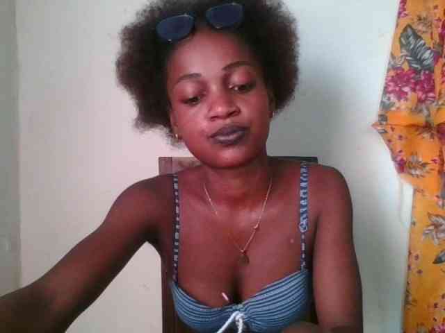 LovelyBlackGirl webcam