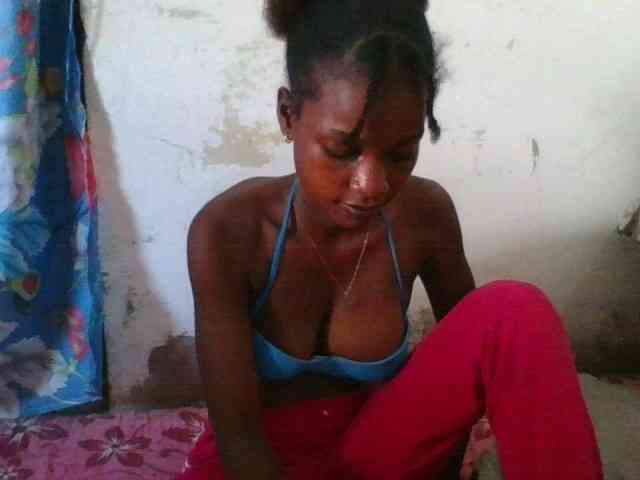 LovelyBlackGirl webcam