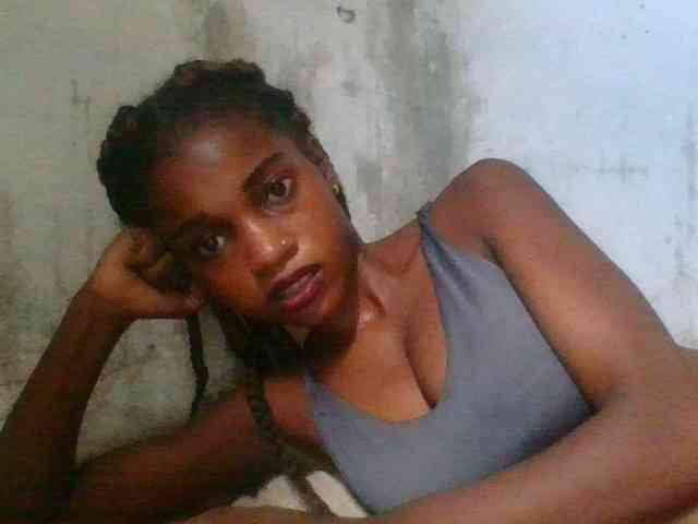 LovelyBlackGirl webcam