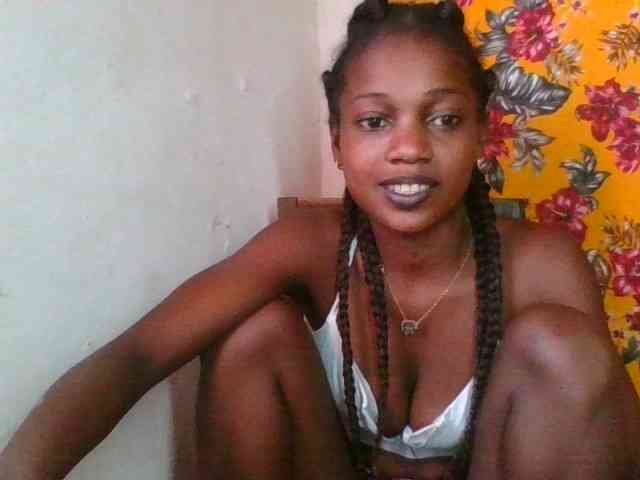 LovelyBlackGirl webcam