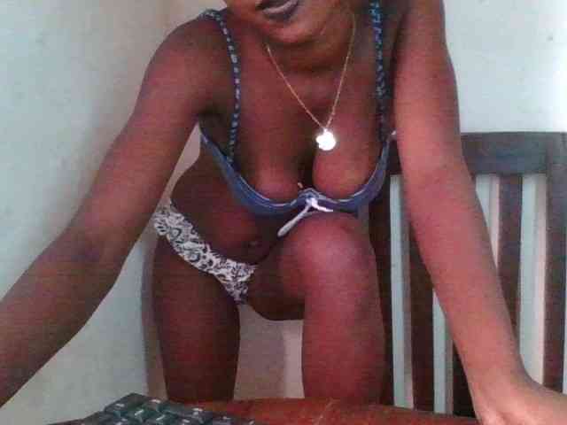 LovelyBlackGirl webcam