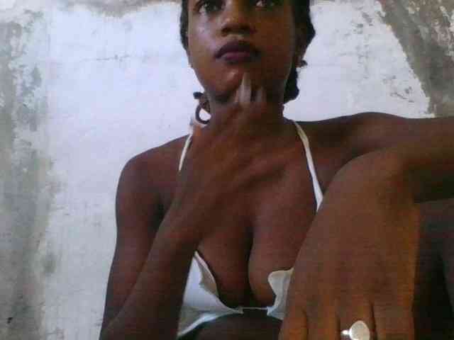 LovelyBlackGirl webcam