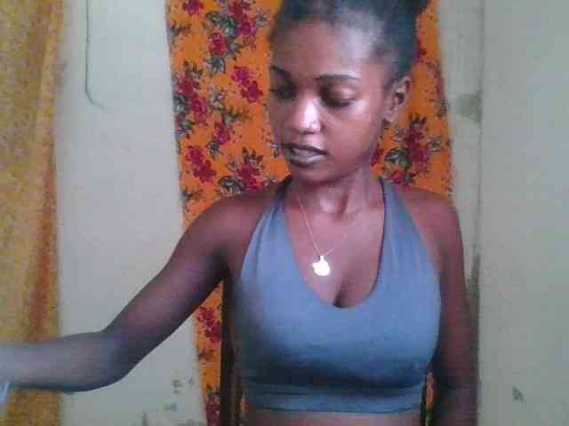 LovelyBlackGirl webcam