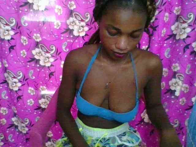 LovelyBlackGirl webcam