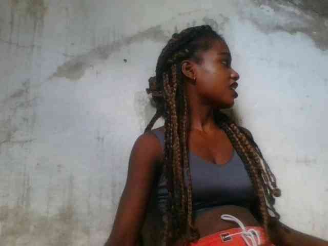 LovelyBlackGirl webcam