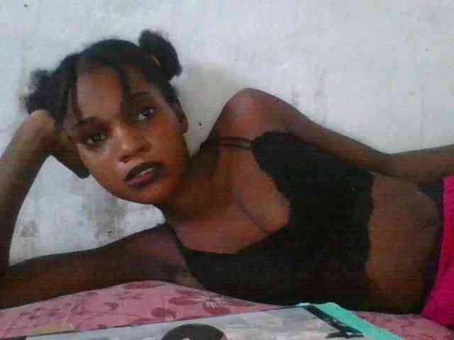 LovelyBlackGirl webcam