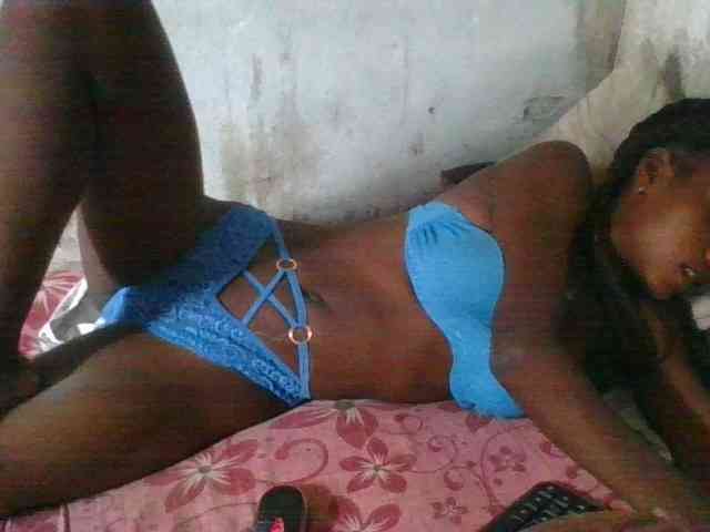 LovelyBlackGirl webcam