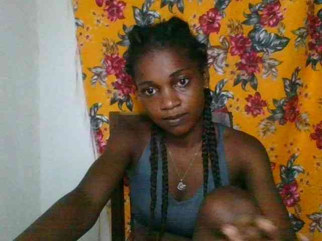 LovelyBlackGirl webcam