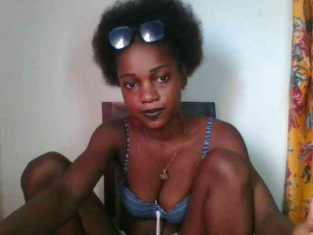 LovelyBlackGirl webcam