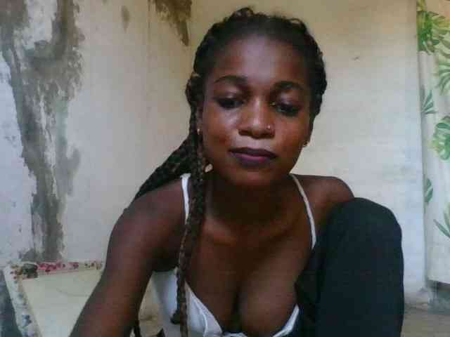 LovelyBlackGirl webcam