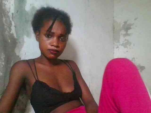 LovelyBlackGirl webcam