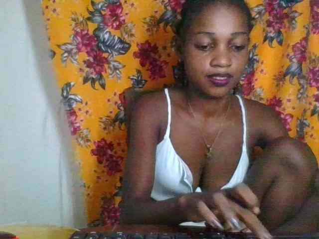 LovelyBlackGirl webcam