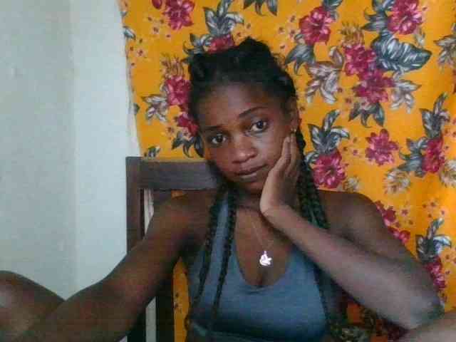 LovelyBlackGirl webcam