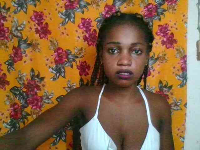 LovelyBlackGirl webcam